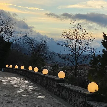 Botanica & Hotel Kalawrita