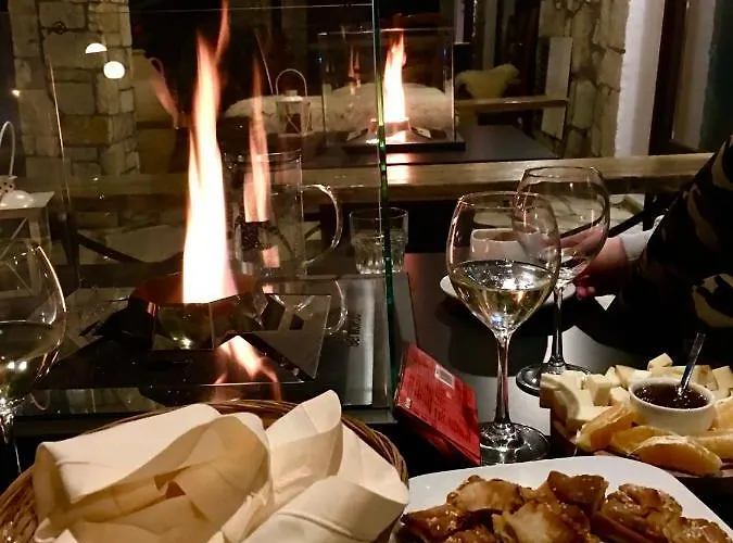 Отель Botanica & 3*