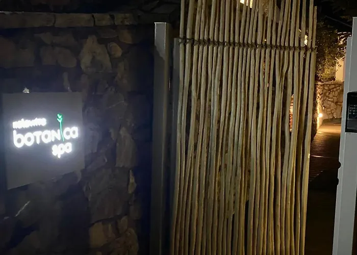 Botanica & Отель 3*